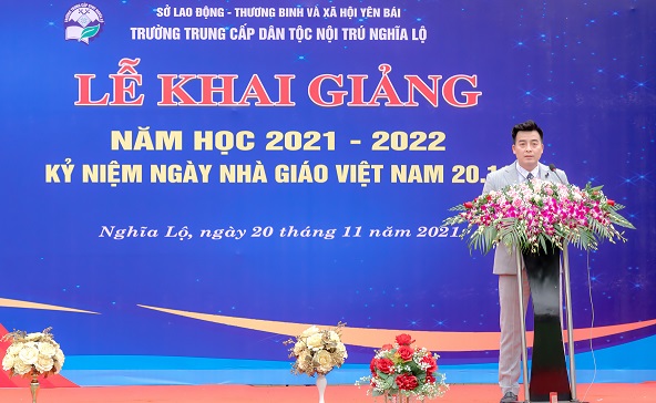 thầy Khanh phát biểu 1